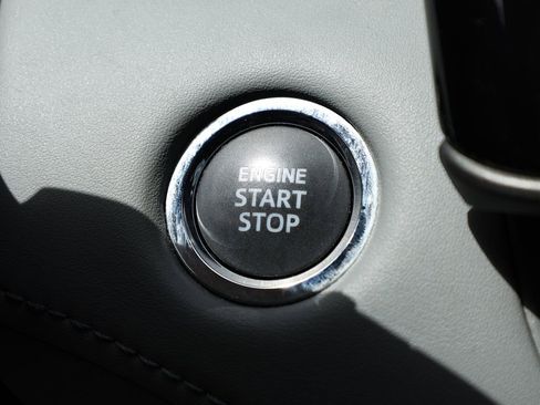 Used 2023 Toyota Highlander LE image 29