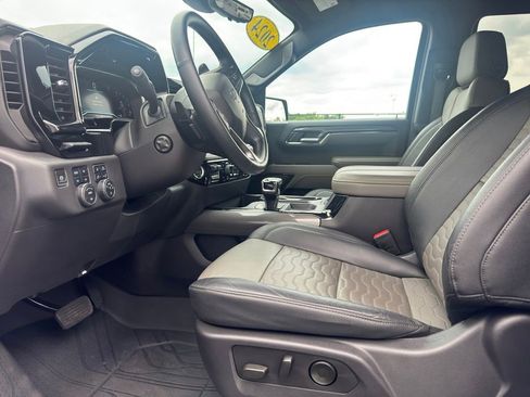 Used 2024 Chevrolet Silverado 1500 ZR2 w/ Technology Package AWD/4WD image 17