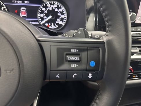 Used 2025 Nissan Pathfinder SV FWD image 13