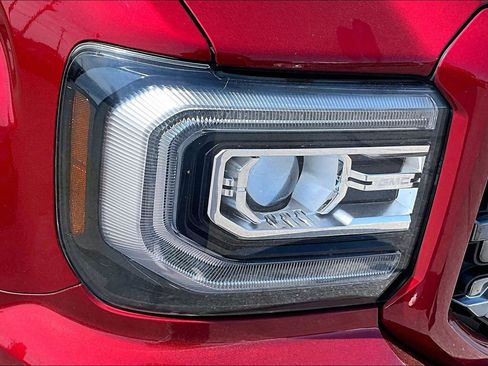 Used 2018 GMC Sierra 1500 SLT image 30