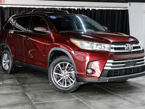 Used 2019 Toyota Highlander XLE image 9