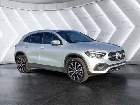 Used 2021 Mercedes-Benz GLA 250 image 1