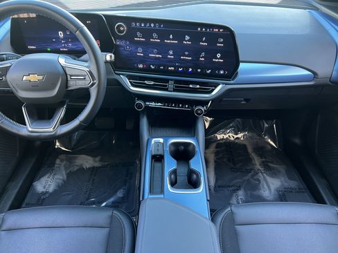 Used 2024 Chevrolet Equinox EV LT AWD/4WD image 32
