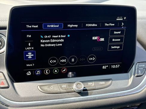 Used 2024 Chevrolet Blazer LT w/ Sound & Technology Package FWD image 16