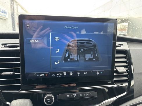 Used 2023 Ford Transit 350 XLT image 16