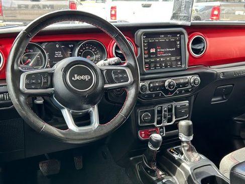 Used 2022 Jeep Wrangler Unlimited Rubicon w/ LED Lighting Group AWD/4WD image 21