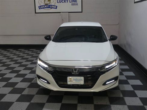 Used 2018 Honda Accord Sport image 3