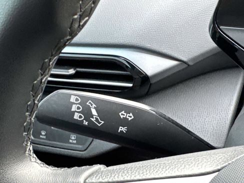 Certified 2023 Volkswagen ID.4 Pro image 21