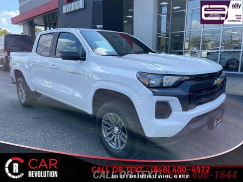 Used 2024 Chevrolet Colorado LT RWD image 1