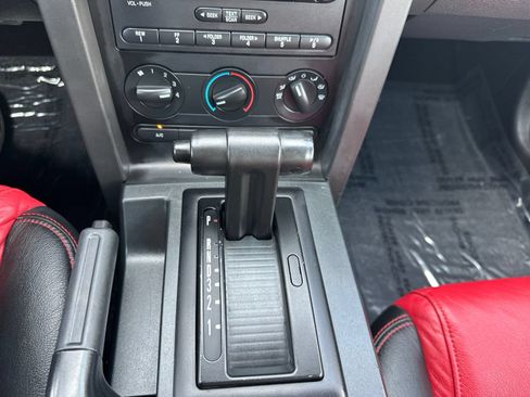 Used 2007 Ford Mustang Convertible RWD image 41