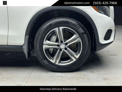 Used 2017 Mercedes-Benz GLC 300 4MATIC image 30