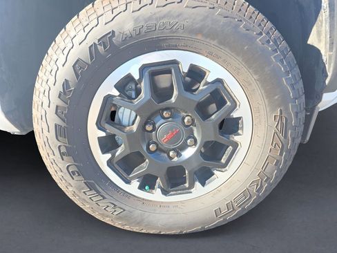 Used 2025 Toyota 4Runner 4WD image 14