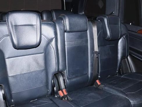 Used 2018 Mercedes-Benz GLS 550 4MATIC w/ Driver Assistance Package image 22