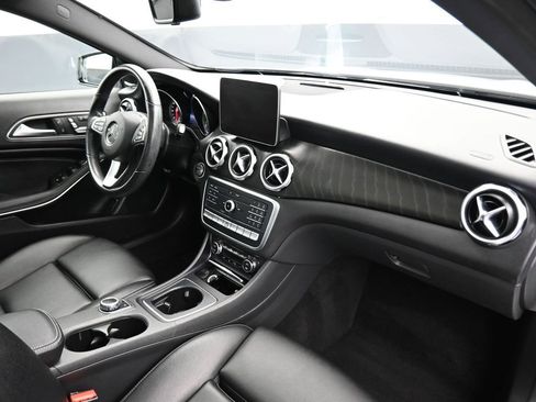 Used 2019 Mercedes-Benz GLA 250 4MATIC image 51