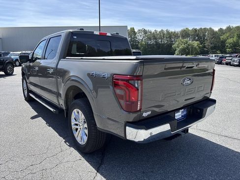 Used 2025 Ford F150 Lariat w/ Equipment Group 501A Mid AWD/4WD image 5