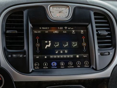 Used 2019 Chrysler 300 Limited image 34