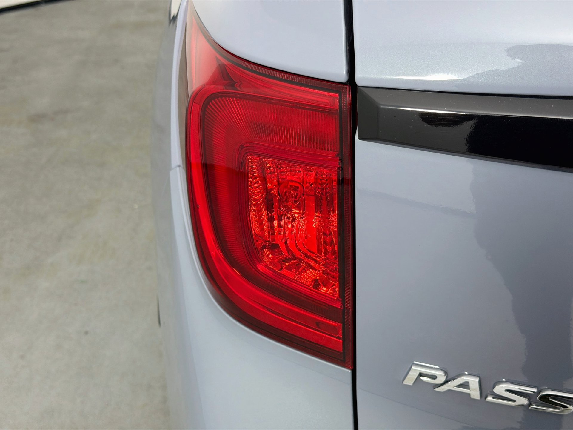 Used 2025 Honda Passport EX-L image 10