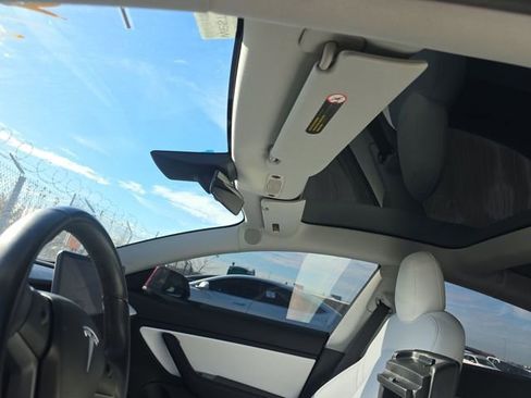 Used 2018 Tesla Model 3 Long Range image 8