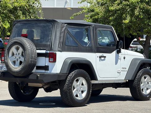 Used 2016 Jeep Wrangler Sport w/ Quick Order Package 23S AWD/4WD image 4