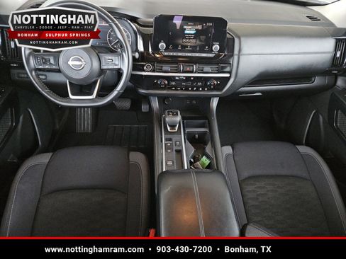 Used 2024 Nissan Pathfinder SV FWD image 11