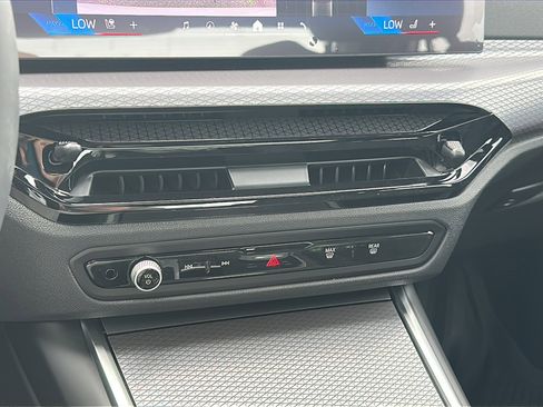 New 2026 BMW 330i Sedan w/ M Sport Package image 25