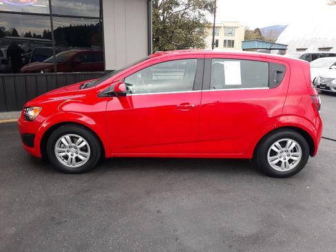 Used 2015 Chevrolet Sonic LT image 6