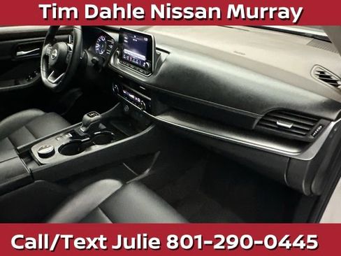 Used 2023 Nissan Rogue SV w/ SV Premium B Package AWD/4WD image 16