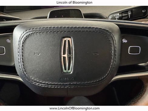 Used 2025 Lincoln Navigator Reserve image 47