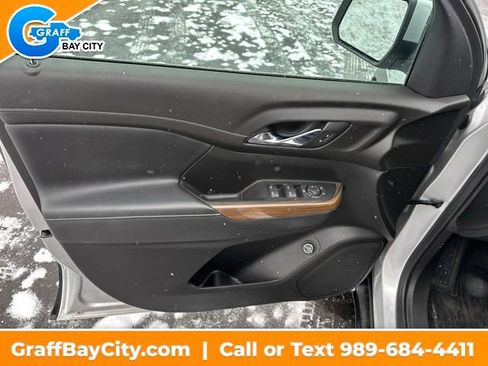 Used 2020 GMC Acadia SLE w/ Driver Convenience Package image 10