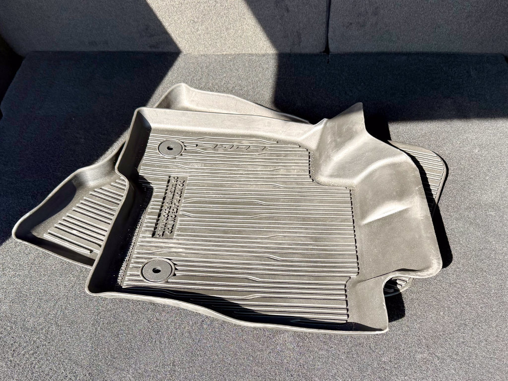 Certified 2024 Ford Edge Titanium AWD/4WD image 17