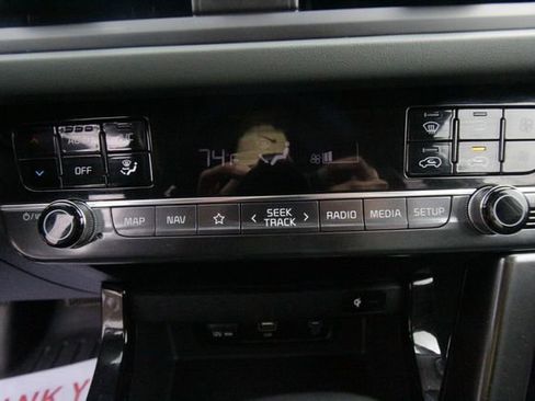 Used 2024 Kia Seltos SX w/ SX Sunroof Package image 26