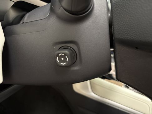 Used 2023 Toyota Tundra Capstone AWD/4WD image 35