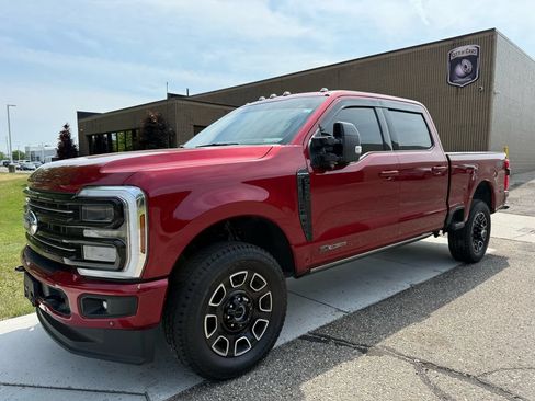 Used 2026 Ford F250 Platinum AWD/4WD image 1
