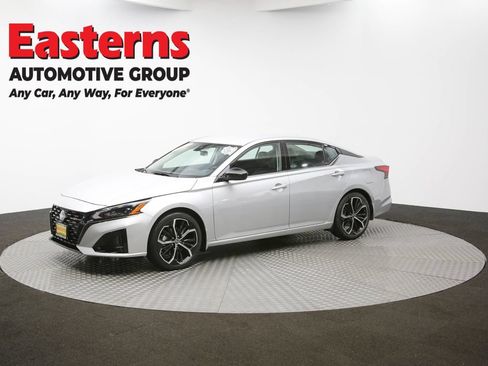 Used 2023 Nissan Altima 2.5 SR FWD image 53