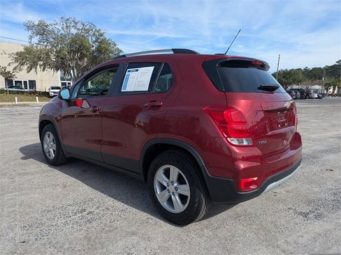 Certified 2022 Chevrolet Trax LT w/ LT Convenience Package image 5