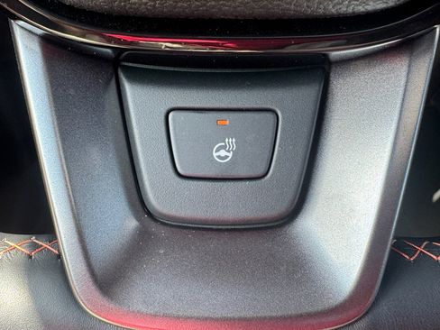 Used 2025 Honda Pilot TrailSport image 18