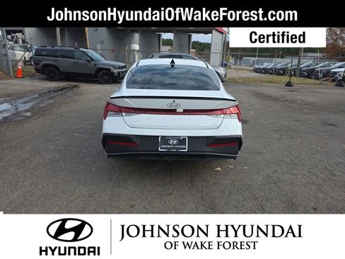 Certified 2025 Hyundai Elantra SEL image 14