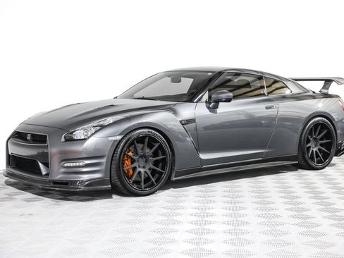 Used 2013 Nissan GT-R Premium AWD/4WD image 1