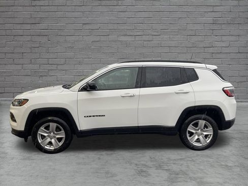 Used 2022 Jeep Compass Latitude w/ Convenience Group AWD/4WD image 31