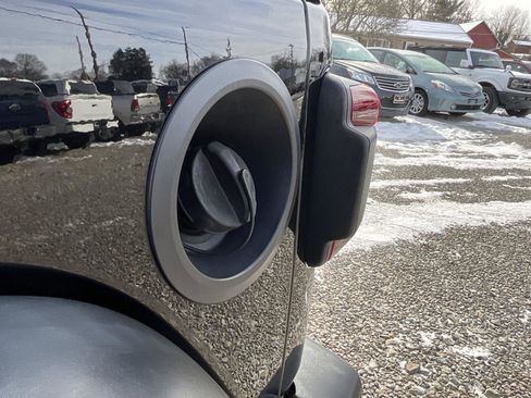 Used 2019 Jeep Wrangler Unlimited Sport S AWD/4WD image 11