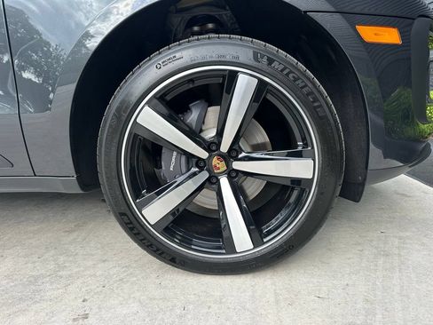 Used 2026 Porsche Macan AWD/4WD image 15