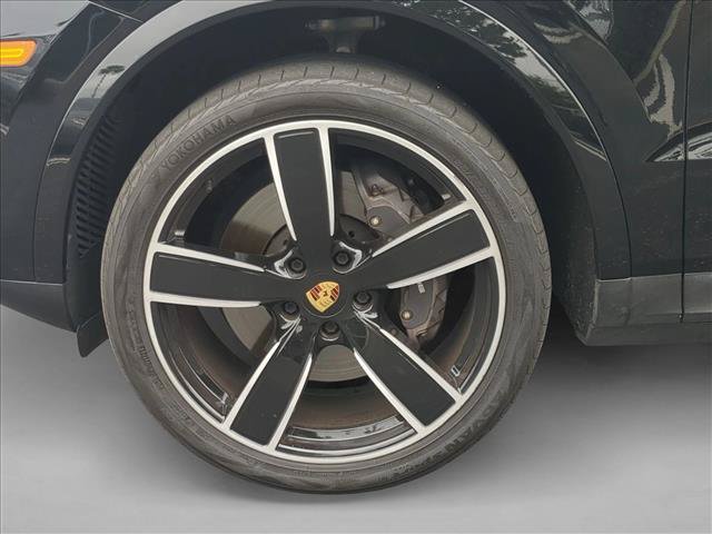 Used 2021 Porsche Cayenne AWD/4WD image 18