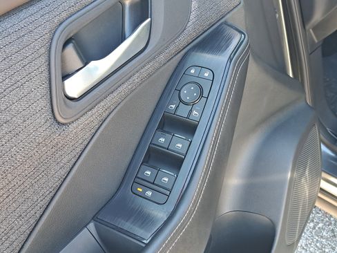 Certified 2023 Nissan Rogue SV image 16