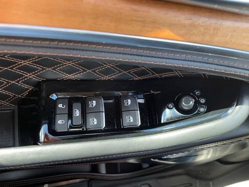 Used 2024 Jeep Grand Cherokee L Summit AWD/4WD image 12