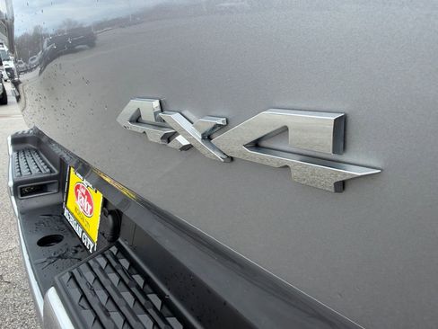 Used 2024 RAM 1500 Laramie AWD/4WD image 34
