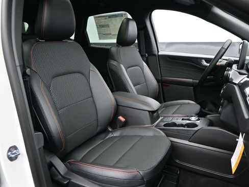 New 2025 Ford Escape ST-Line Elite image 32