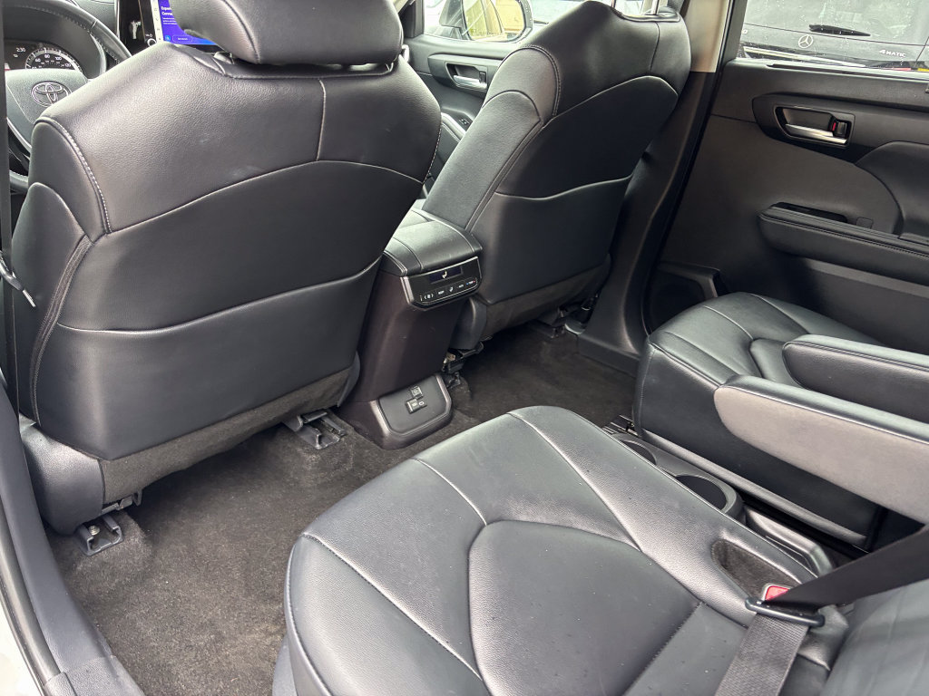 Used 2026 Toyota Highlander XLE AWD/4WD image 49