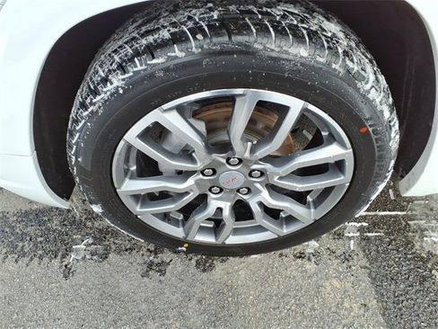 Used 2022 GMC Terrain Denali w/ Denali Premium Package image 9