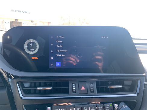 Used 2023 Lexus ES 350 F Sport w/ Accessory Package (Z2) image 24