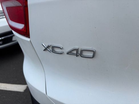 New 2025 Volvo XC40 B5 Ultra w/ Climate Package image 5